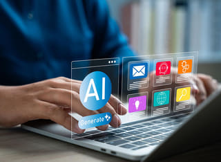 Početnik u kripto ulaganju koji upoznaje temelje automatiziranog AI tradinga
